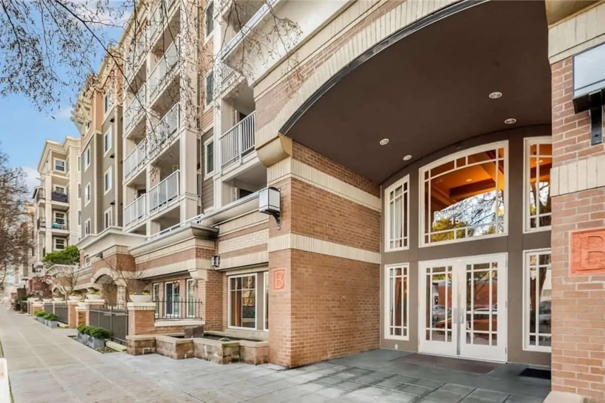 Ballard palce condo( Ballard Condo)